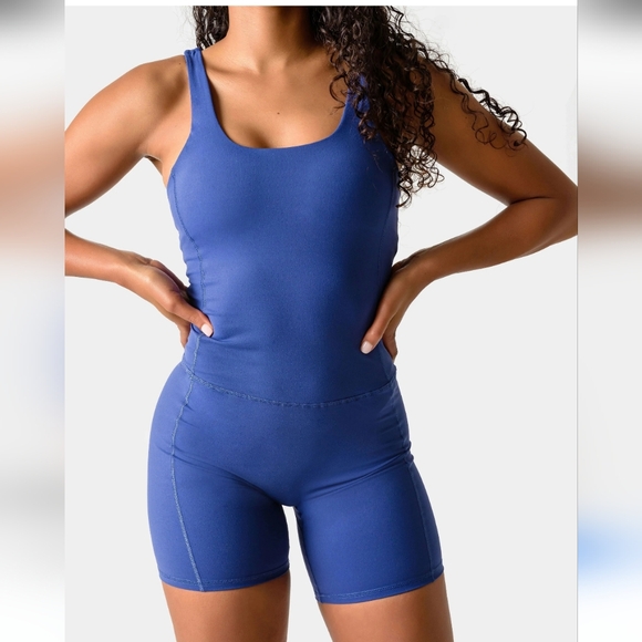Kamo Fitness Bodysuit. Size Medium. Good preowned condition. - Picture 1 of 8